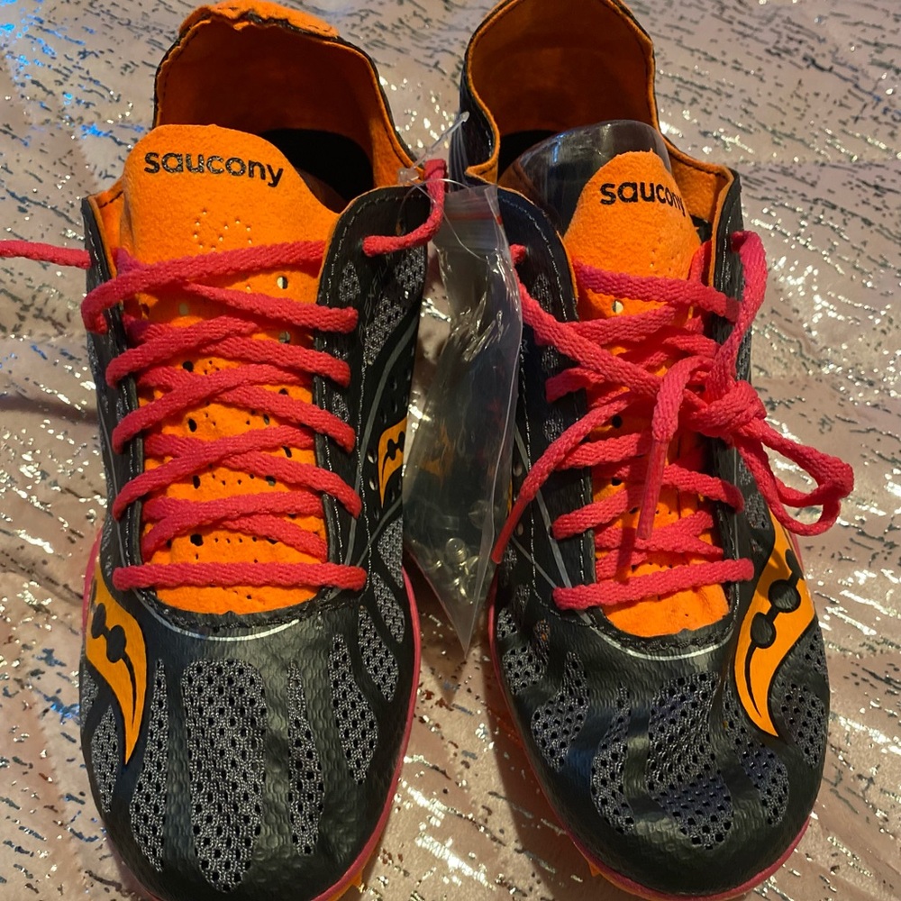 Saucony running spikes